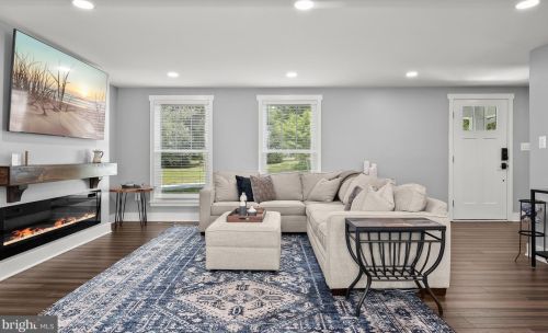 6018 River Meadows Dr, Columbia MD  21045-3825 exterior
