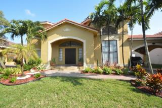 1923 195 Ave, Hollywood FL  33029-3272 exterior