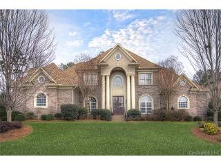 2211 Highland Forest Dr, Waxhaw, NC 28173-7366