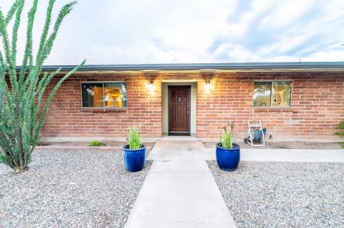 5945 Baker St, Tucson, AZ 85711-2411