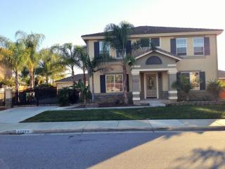 27375 Sierra Madre Dr, Murrieta CA  92563-4868 exterior