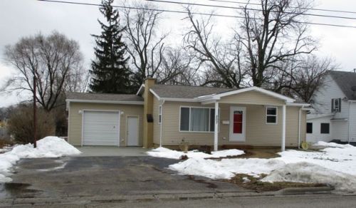 207 Mcclure St, Kewanee IL  61443-3713 exterior