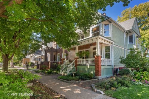 2108 Sunnyside Ave, Chicago, IL 60625-1610