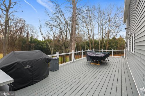 6018 River Meadows Dr, Columbia MD  21045-3825 exterior