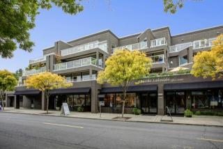 121 Lakeside Ave, Seattle WA 98122-6599 exterior