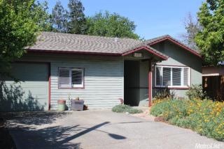 1101 Chestnut Ln, Davis, CA 95616-1302