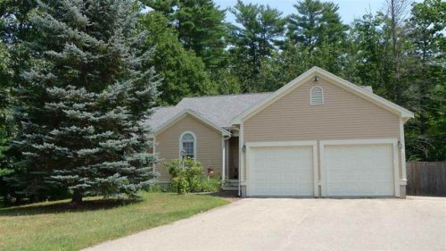 30 Marshview Cir, Seabrook, NH 03874-4685