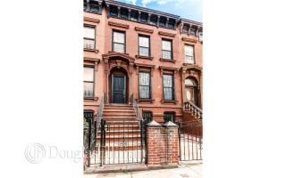 192 Hart St, Brooklyn, NY 11206-6802