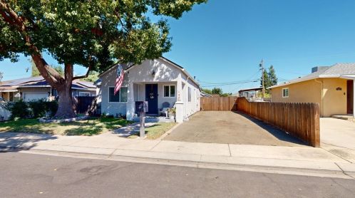 143 Washington St, Ripon, CA 95366-2050