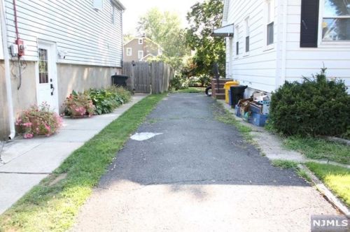 566 Kipp St, Teaneck NJ  07666-1648 exterior
