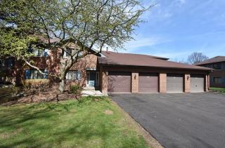 1876 Portsmouth Dr, Lisle, IL 60532-4111