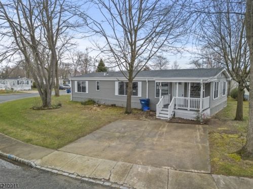 16 Byron Rd, New Brunswick, NJ 08902-3475