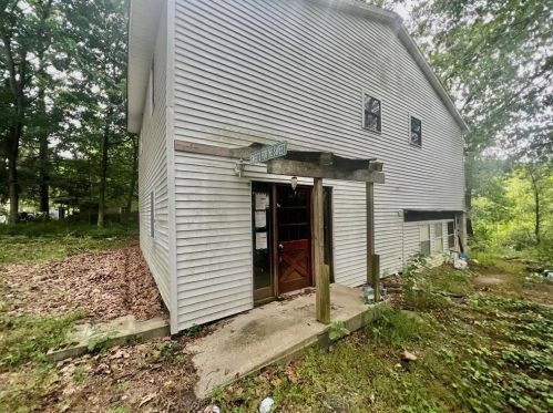 4727 Three Mile Ln, Walnutport, PA 18088-9380