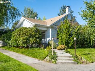 4033 26th Ave, Portland, OR 97202-2951