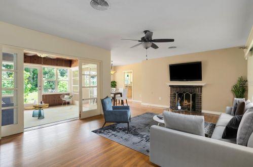 210 Dubsdread Cir, Orlando, FL 32804-3076