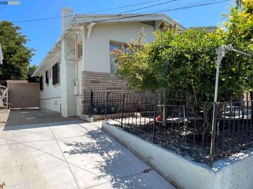 3156 Bona St, Oakland, CA 94601-2714