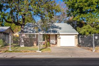 4420 45th St, Sacramento, CA 95820-4541