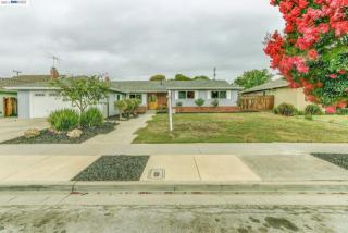 5181 Vernon Ave, Fremont CA  94536-7232 exterior