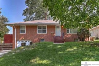 5726 Larimore Ave, Omaha, NE 68104-2145