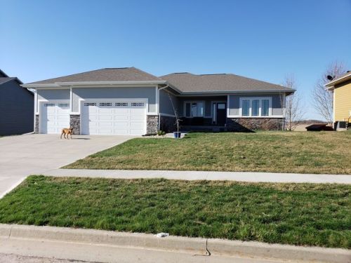 5155 Kelsey Dr, Van Meter, IA 50261-6702