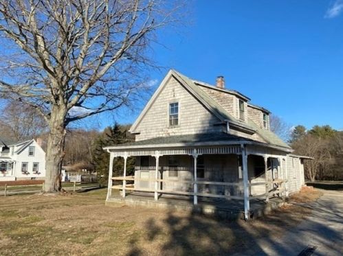 65 Pleasant St, Hanson, MA 02341-1914