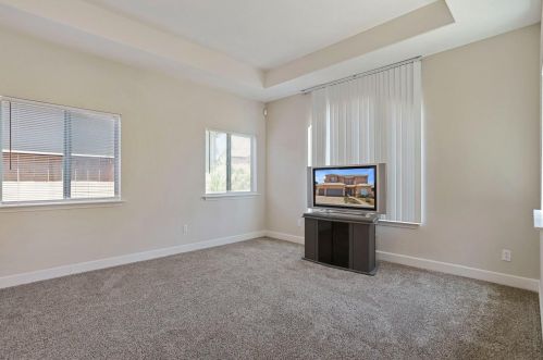 10881 St Moritz Cir, Stockton CA  95209-4357 exterior