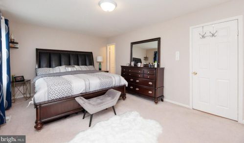 8010 Revenna Ln, Springfield VA  22153-2935 exterior
