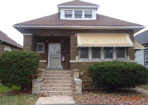 10419 Avenue, Chicago, IL 60617-6240