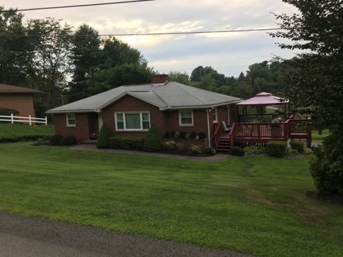 621 Farm Ln, Rochester, PA 15074-1207