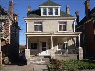 1106 Jancey St, Pittsburgh PA  15206-1341 exterior