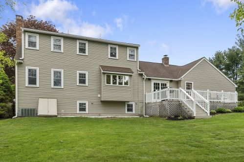 12 Fairview Dr, Graniteville, MA 01886-2040