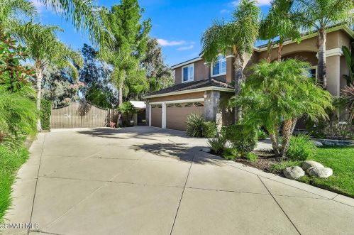 61 Mollison Dr, Simi Valley, CA 93065-5382