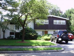 89 Andrew St, Newton, MA 02461-2144