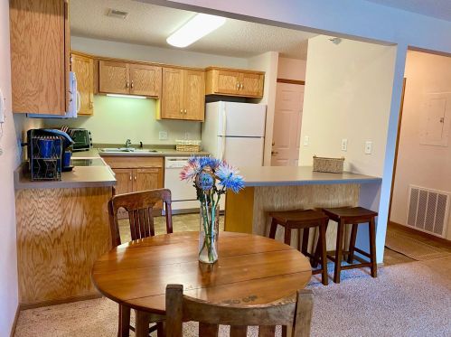 875 Bahls Dr, Hastings, MN 55033-2663