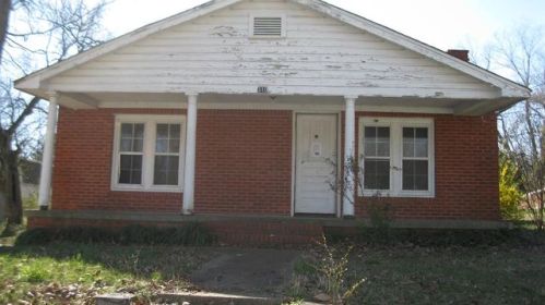 310 Eclipse St, Florence AL  35630-4009 exterior