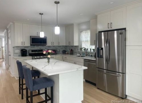 107 Halstead Ave, Greenwich CT  06831-4913 exterior