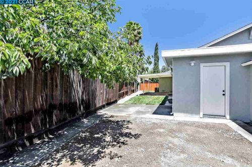 1757 Eucalyptus Ct, Concord CA  94521-1015 exterior