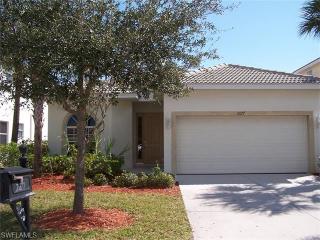 2677 Blue Cypress Lake Ct, Cape Coral FL  33909-2912 exterior