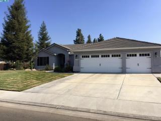 2318 Kent St, Visalia, CA 93277-5602