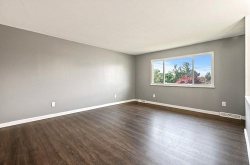1315 Lincoln Dr, Monaca, PA 15061-2639