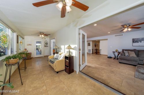 10060 Discovery Dr, Tucson AZ  85748-7608 exterior