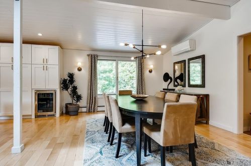 5 Hartford St, Dover, MA 02030-1813