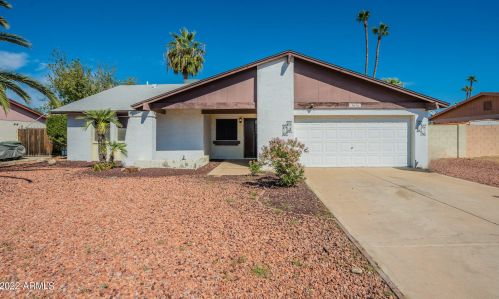 3836 Hartford Ave, Glendale, AZ 85308-4221