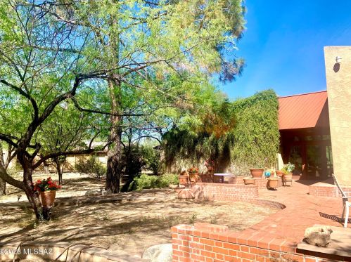 5045 Glenn St, Tucson, AZ 85712-1214