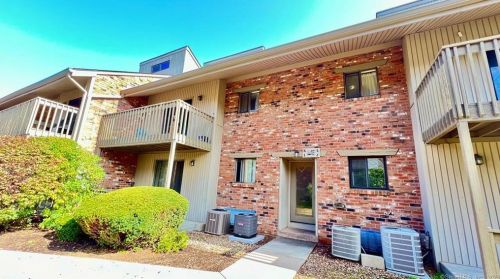 25 Amato Dr, Wapping, CT 06074-3690