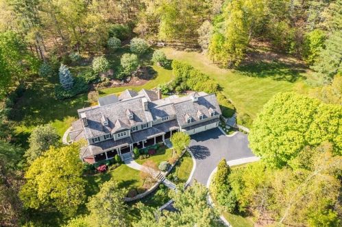 93 Farm St, Dover, MA 02030-2308