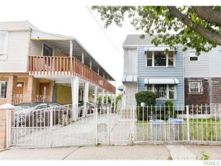 329 Taylor Ave, Bronx NY  10460-3702 exterior