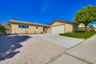 4082 Thomas St, Oceanside, CA 92056-4229
