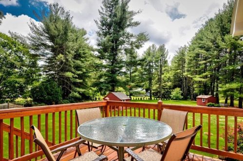 47 Edson St, Stow, MA 01775-1228