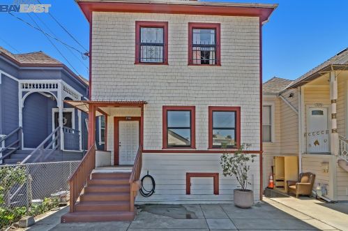 2749 9th St, Oakland, CA 94601-1406